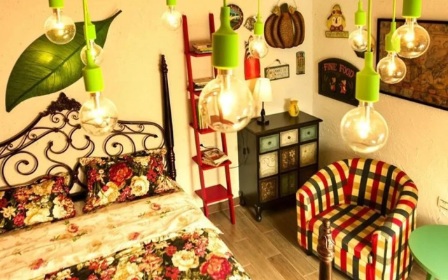 Sanya Shiguangcang Nostalgia Art Inn