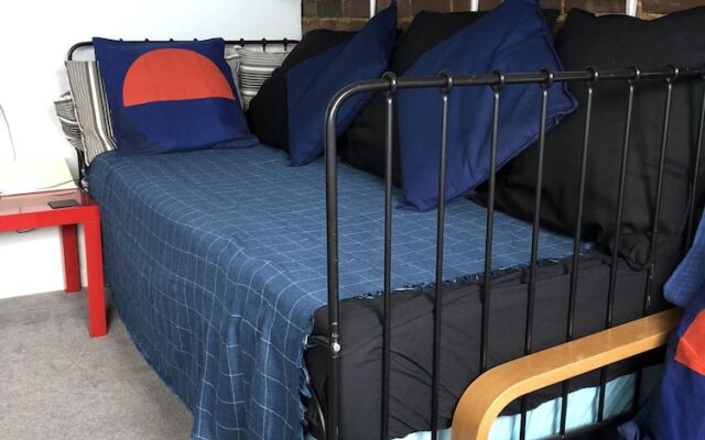 Quirky Loft Apartment in Paignton With sea Views