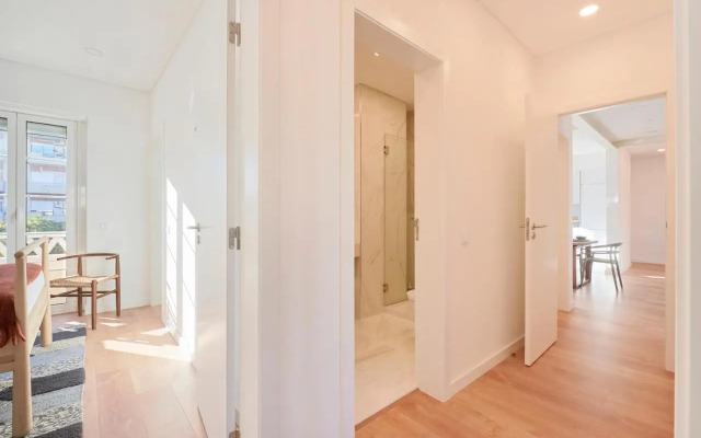 Deluxe Apt at Amazing Prime Location, By TimeCooler