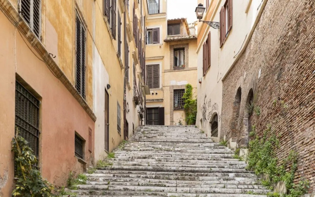 Sonder at Colosseum Cloisters