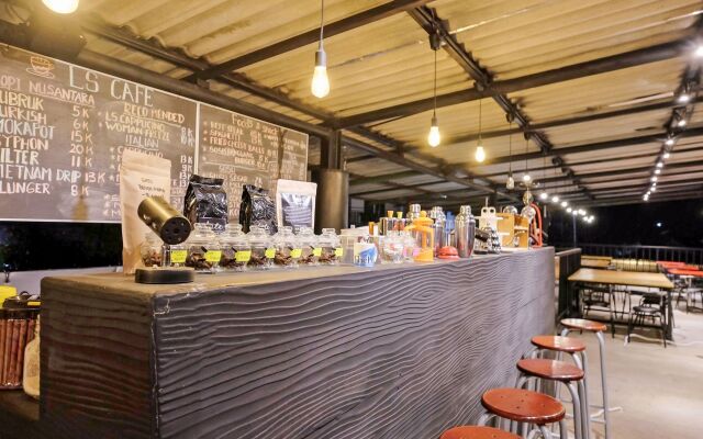 ZEN Rooms B Walk Batu