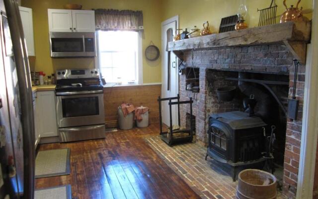 Grand Oak Manor Bed & Breakfast