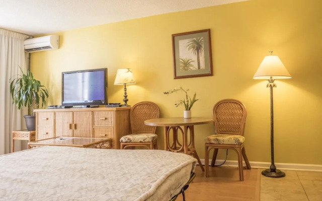 Tropical Studios at Marine Surf Waikiki