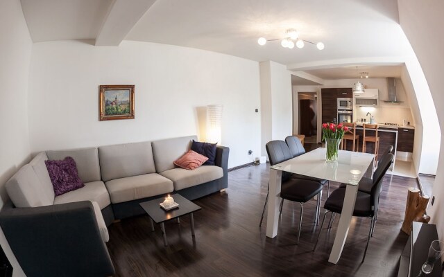 Apartment under Prague Eiffel Tower