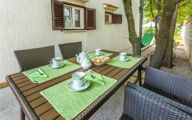 Beautiful Home in Omisalj With Wifi and 2 Bedrooms