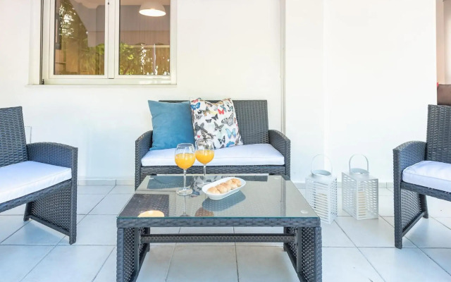 2 stops to Acropolis - Free Cancellation - Terrace