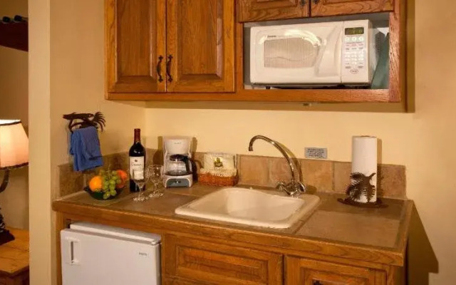 Alpine Village Suites