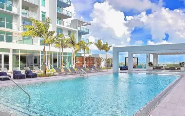 Luxury Condo with Den at Design District