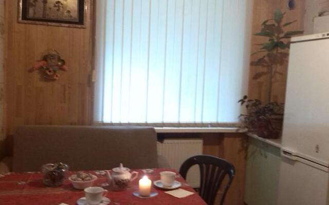 На Демократической