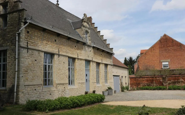 Van Hamme 1642 - 4 bed house