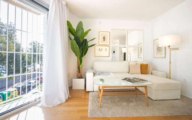 Betis Deluxe Riverside by Valcambre