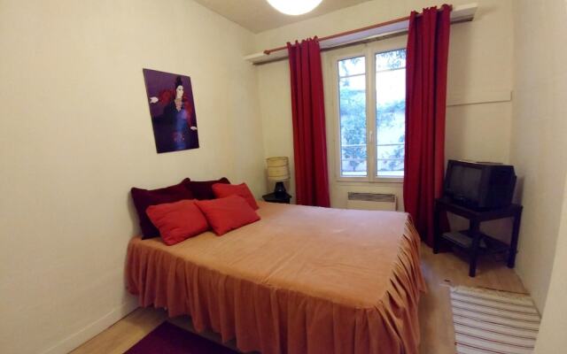 House With one Bedroom in Montreuil, With Enclosed Garden and Wifi