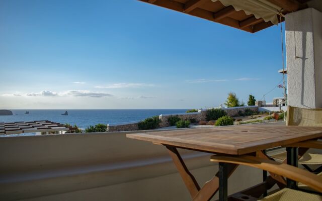 "villa 78 m2 in Agia Irini, 350 Meter to the Beach for 4 Guests With Pool Access!"