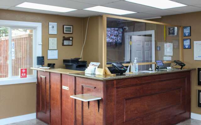 Rodeway Inn Medford South I-5