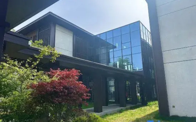 Yangzhou Lotus Bay Hotel