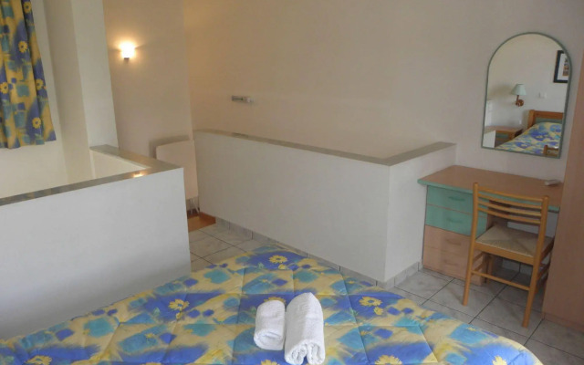 Lakonia Bay Apartments