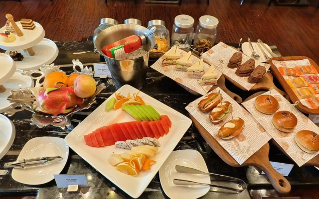 Intercontinental Shijiazhuang by IHG