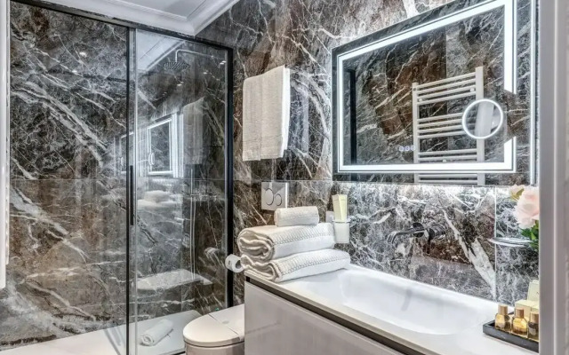 Spanish Steps Oasis Suites