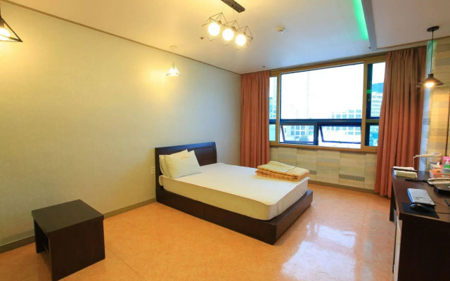 Marina Motel