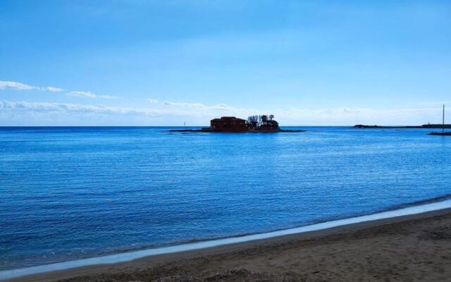 via dei pini n°63 int. 1