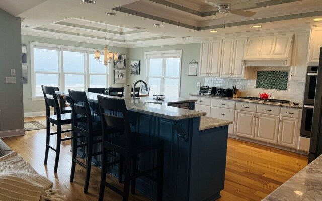 287 Obw 6 Bedroom Home by RedAwning