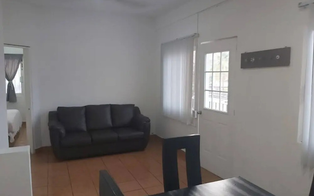 Nicolas Place B12 -beautiful Studio Apartment Excellent Location