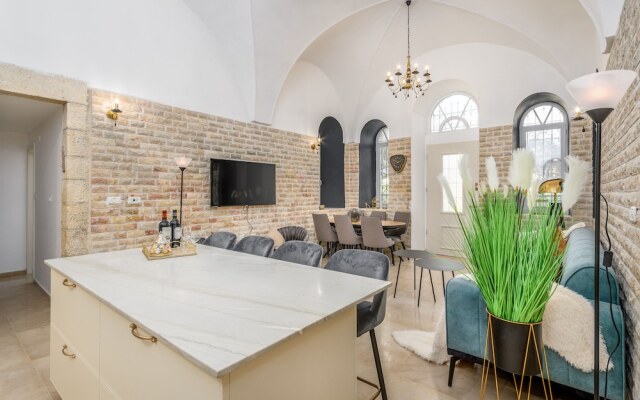 Nina Luxury Apartment