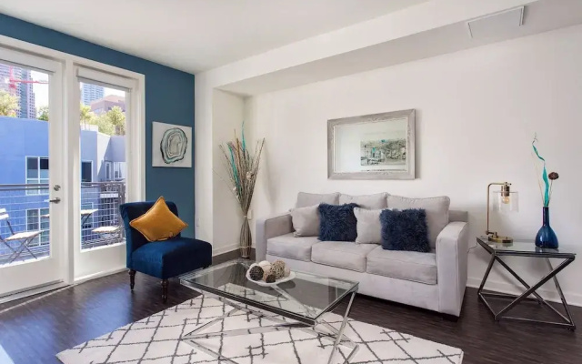 New Downtown LA Luxury Jr. Penthouse