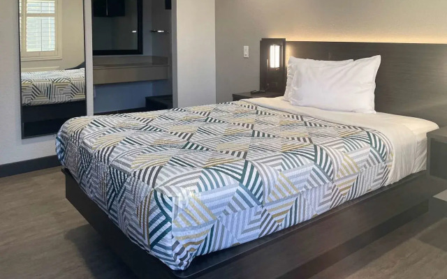 Motel 6 Tustin, CA – Orange County