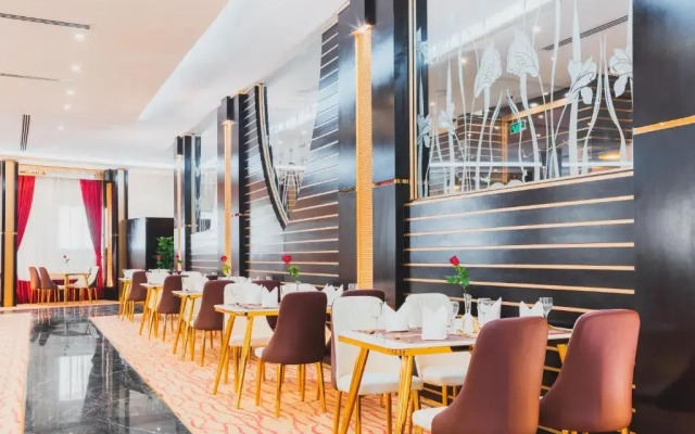 Golden Ship Hotel