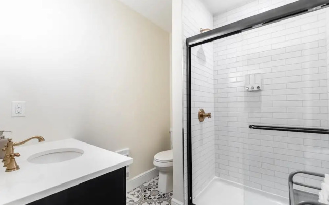 Rideau 1Bd Apartment Balcony Free Parking 2