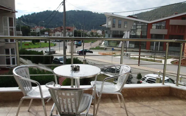 Kyknos De Luxe Suites