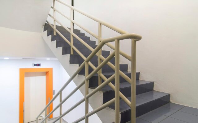 1 Orange Hotel Sungai Buloh