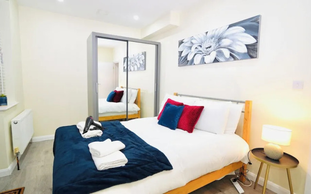 F3 Cranbrook Stunning Apt Free Parking