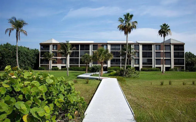 Pelicans Roost Gulf Front Condos