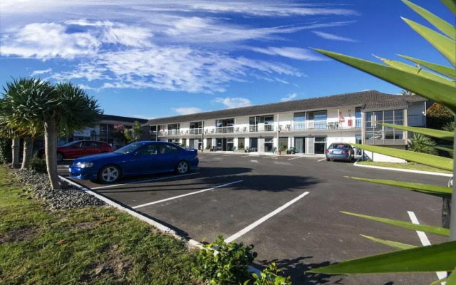 Ellerslie Palms