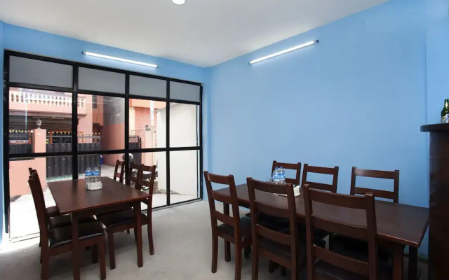 Oyo 419 Hotel Crossroads