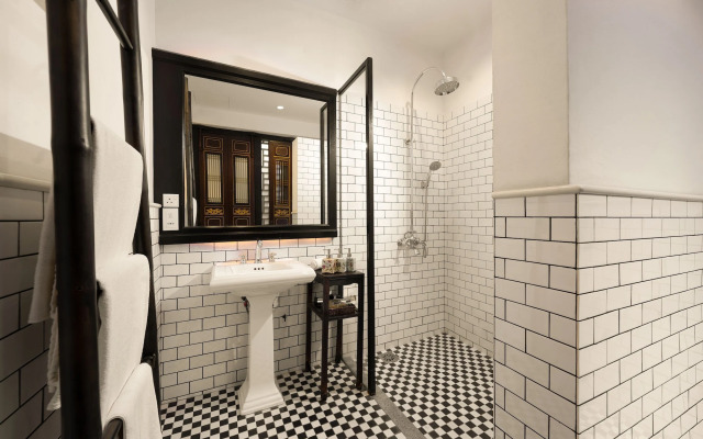 Cheong Fatt Tze - The Blue Mansion