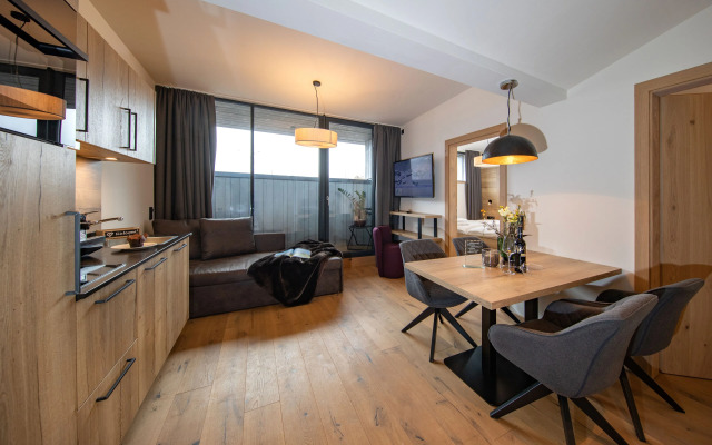 Emma Deluxe Aparthotel