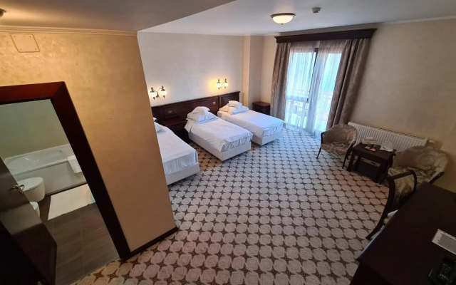 Hotel Golden House