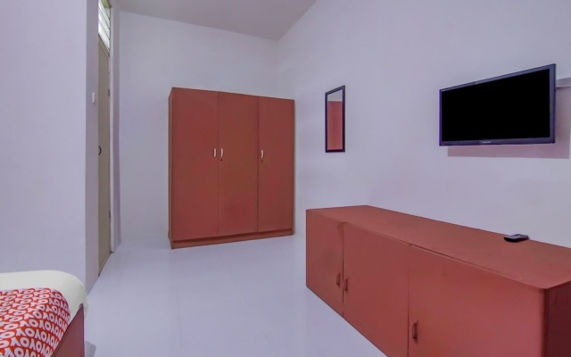 Oyo 89994 Kartini House