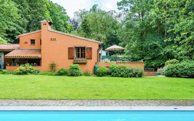 Cosy and Snug Holiday Home With Joint Swimming Pool