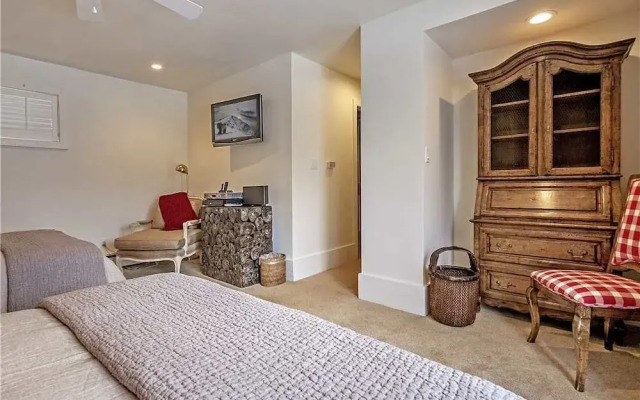 Remington Retreat - 6 Bedrooms Home