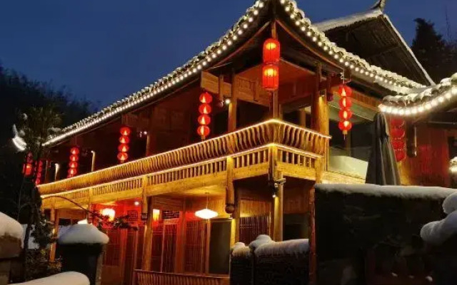 Huaxi Biancheng 12 Suites