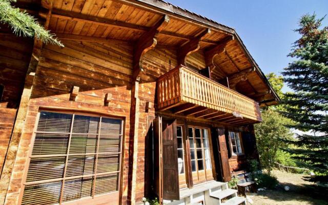 Magnifique Chalet Familial Pour 10 Personnes au Coeur de Nax