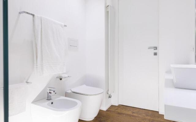 A World Aparts - 104 Frattina