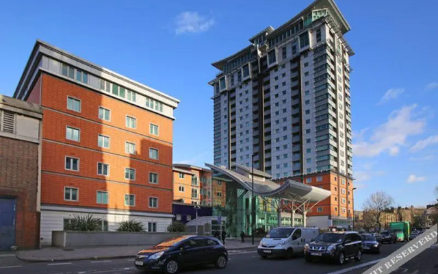 Veeve  Views Over Big Ben and The River Thames Central London 3 Bed