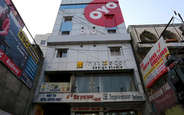 OYO 10685 Hotel Centre Point