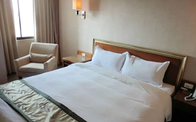 Tapeng Bay Holiday Hotel