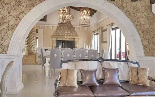 Grand Mansion